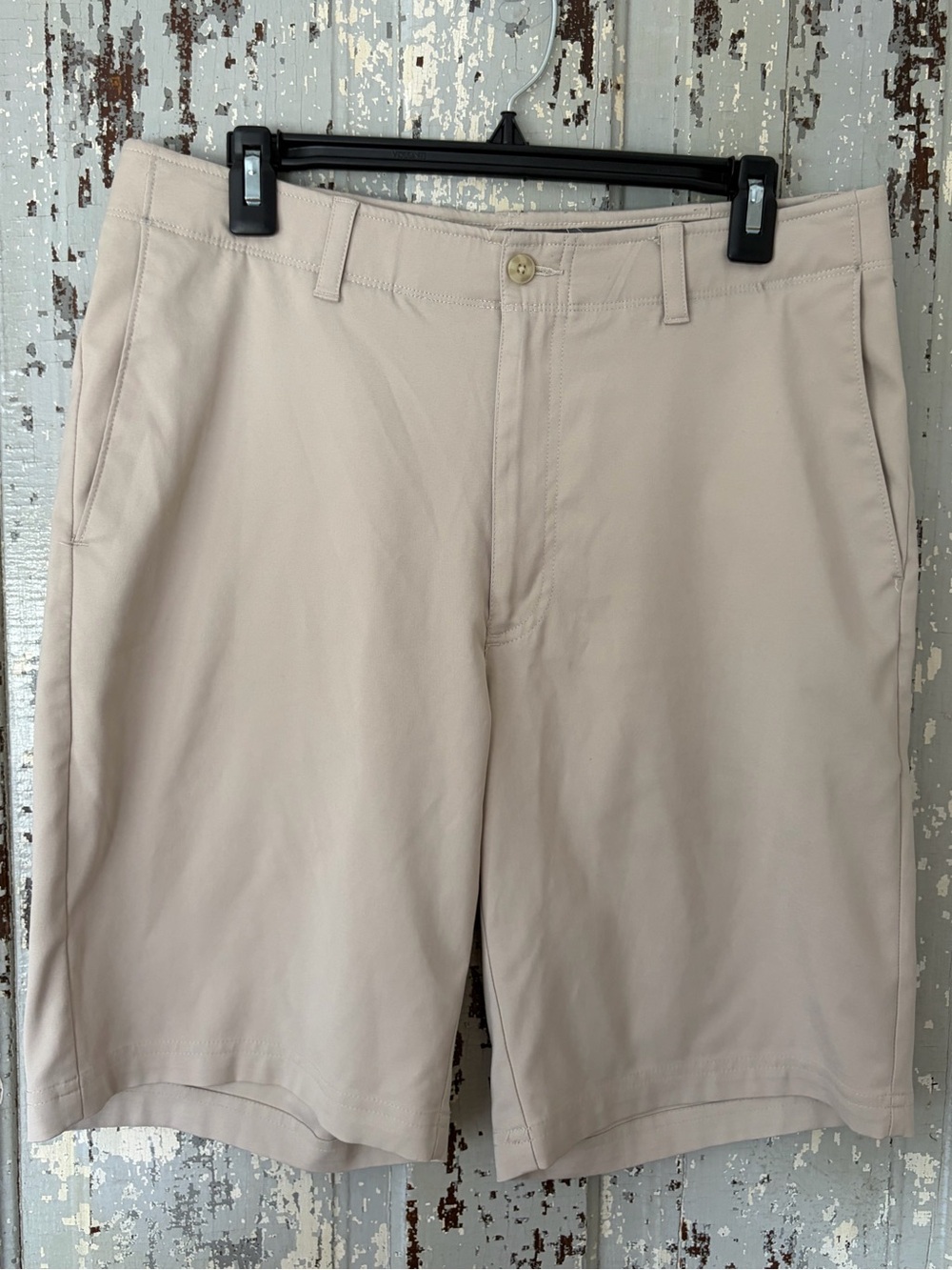Grand Slam Men's Light Tan Flat-Front Shorts